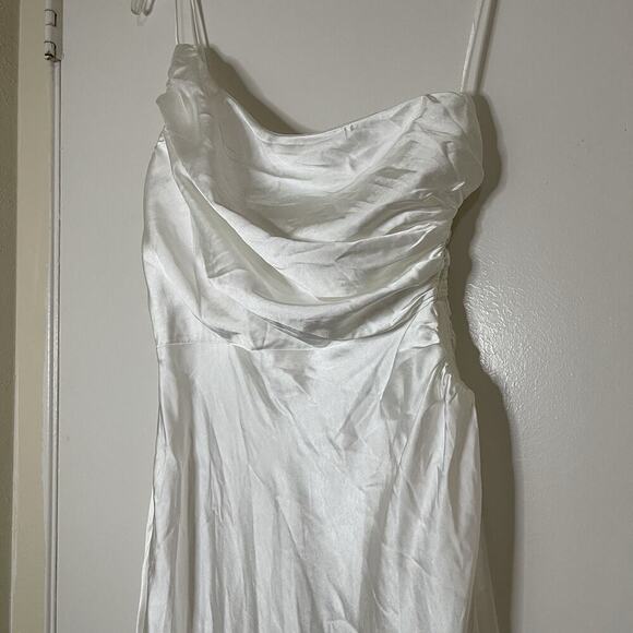 NEW! Selfie Leslie Taking Bets One Shoulder Satin Midi cutout Dress White Medium - Picture 5 of 14